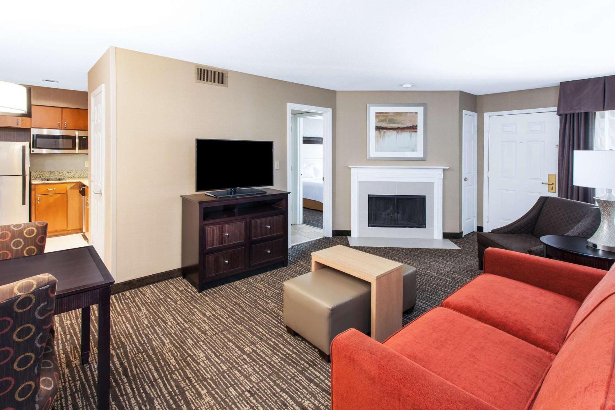 Homewood Suites By Hilton Indianapolis At The Crossing Exterior foto